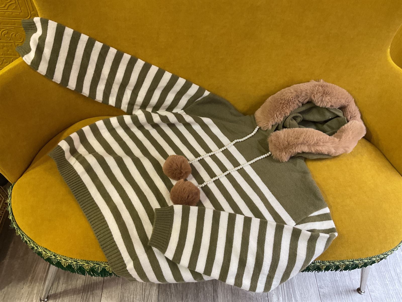 Jersey de punto con capucha de pelo - Imagen 1